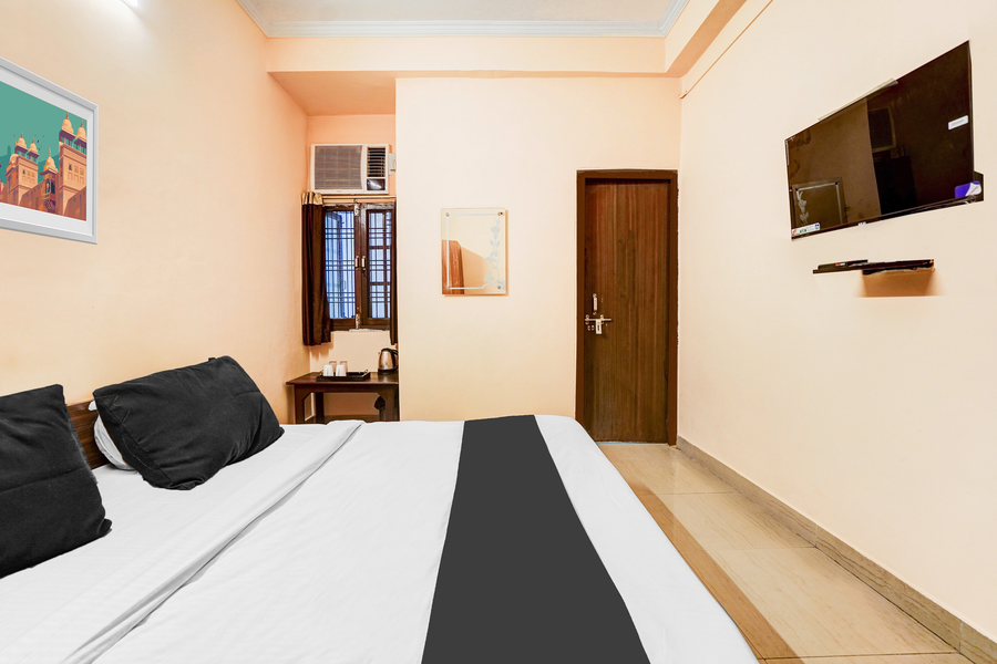 super hotel o jankipuram vikas nagar