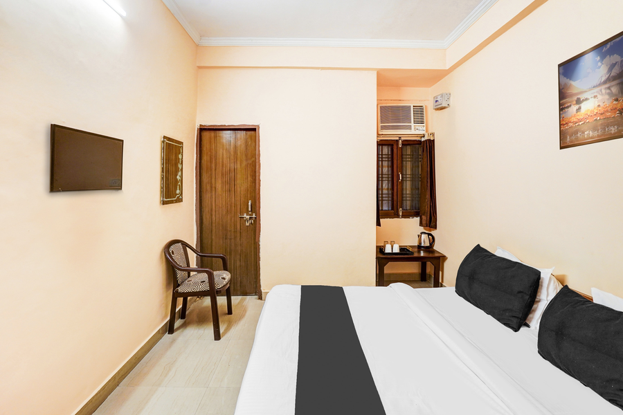 super hotel o jankipuram vikas nagar