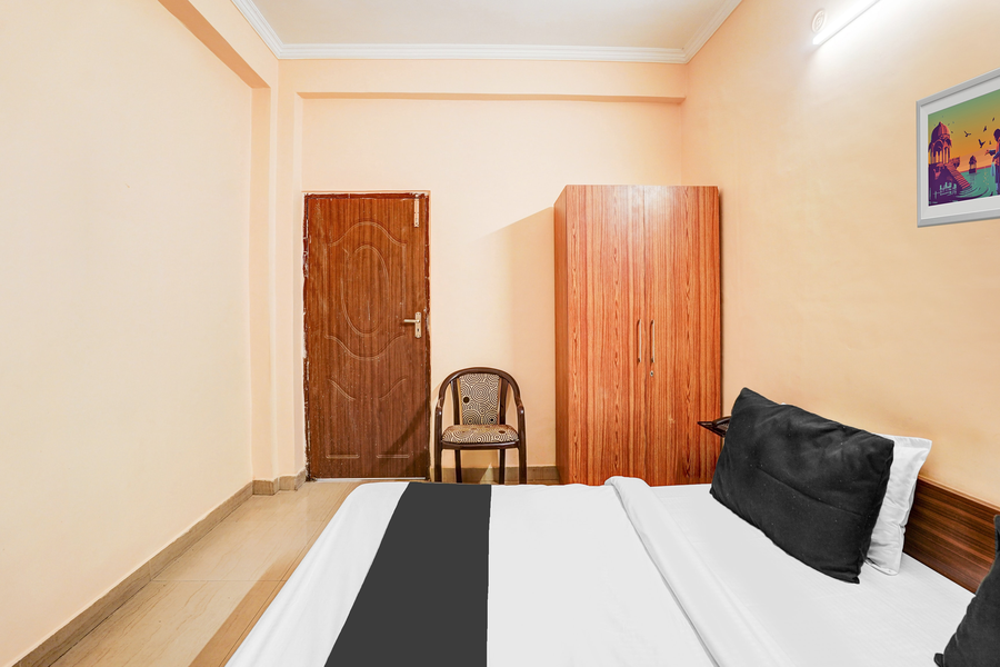 super hotel o jankipuram vikas nagar