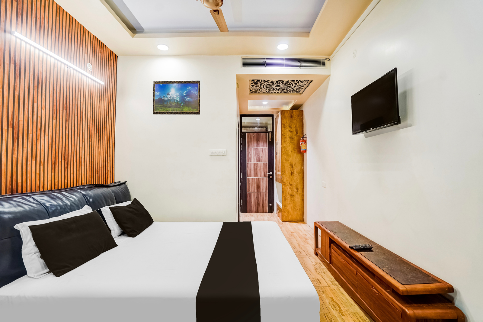 super townhouse keshavpuram