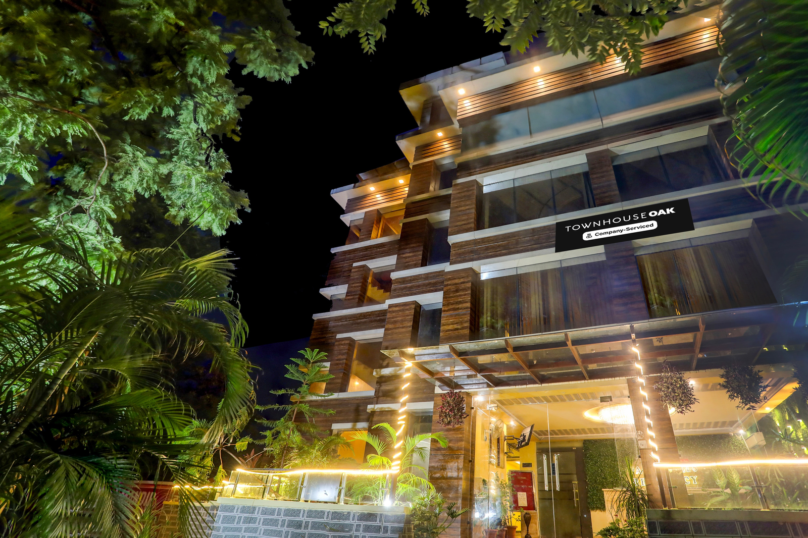 Super Townhouse Oak Pacify Hills,RAJPUR ROAD,3 star