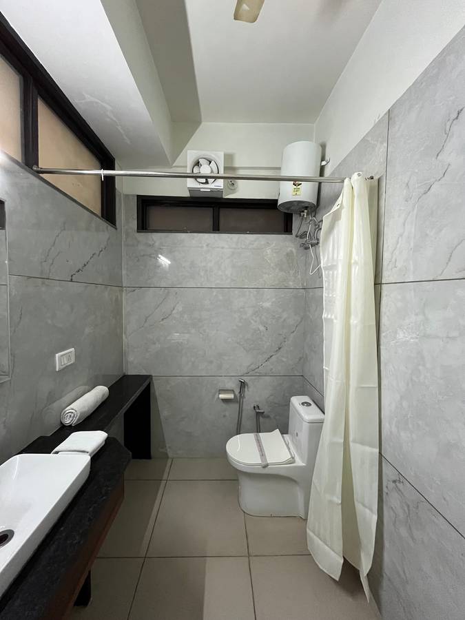 Hotel Sr Palace And Resturant,Sikandra,3 star