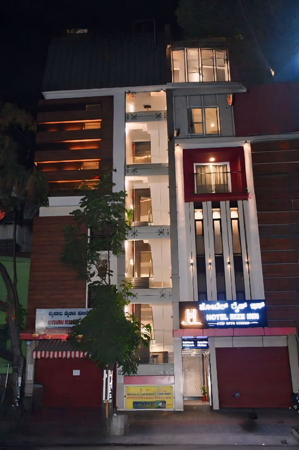 Hotel Rize Inn,,3 star