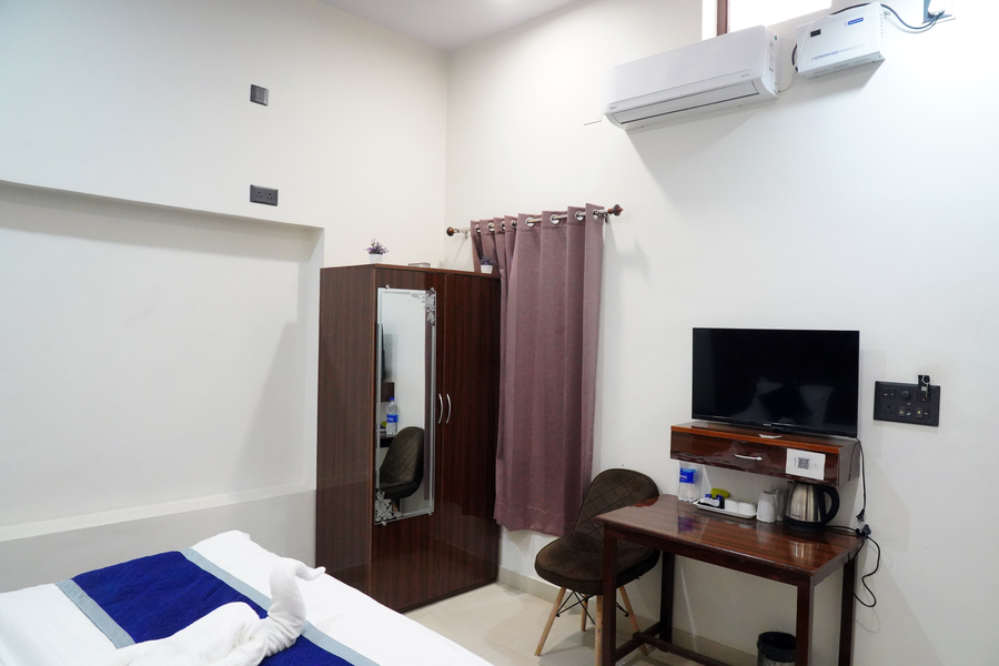 kailasha inn