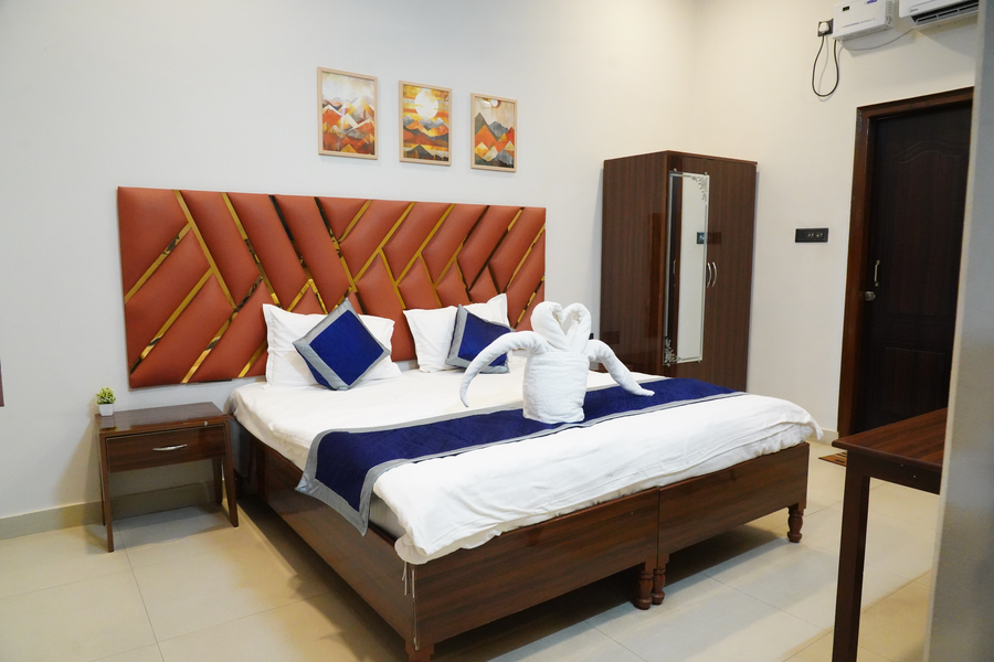 kailasha inn