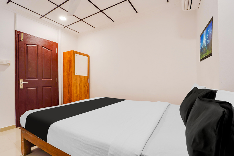 super hotel o vazhakkala