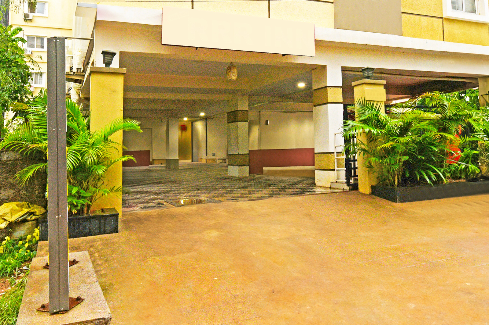 Super Townhouse Kondapur Near Botanical Garden Formerly Rrr Inn,Rajiv Gandhi International Airport,3 star