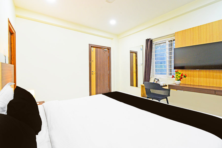 super townhouse kondapur near botanical garden formerly rrr inn