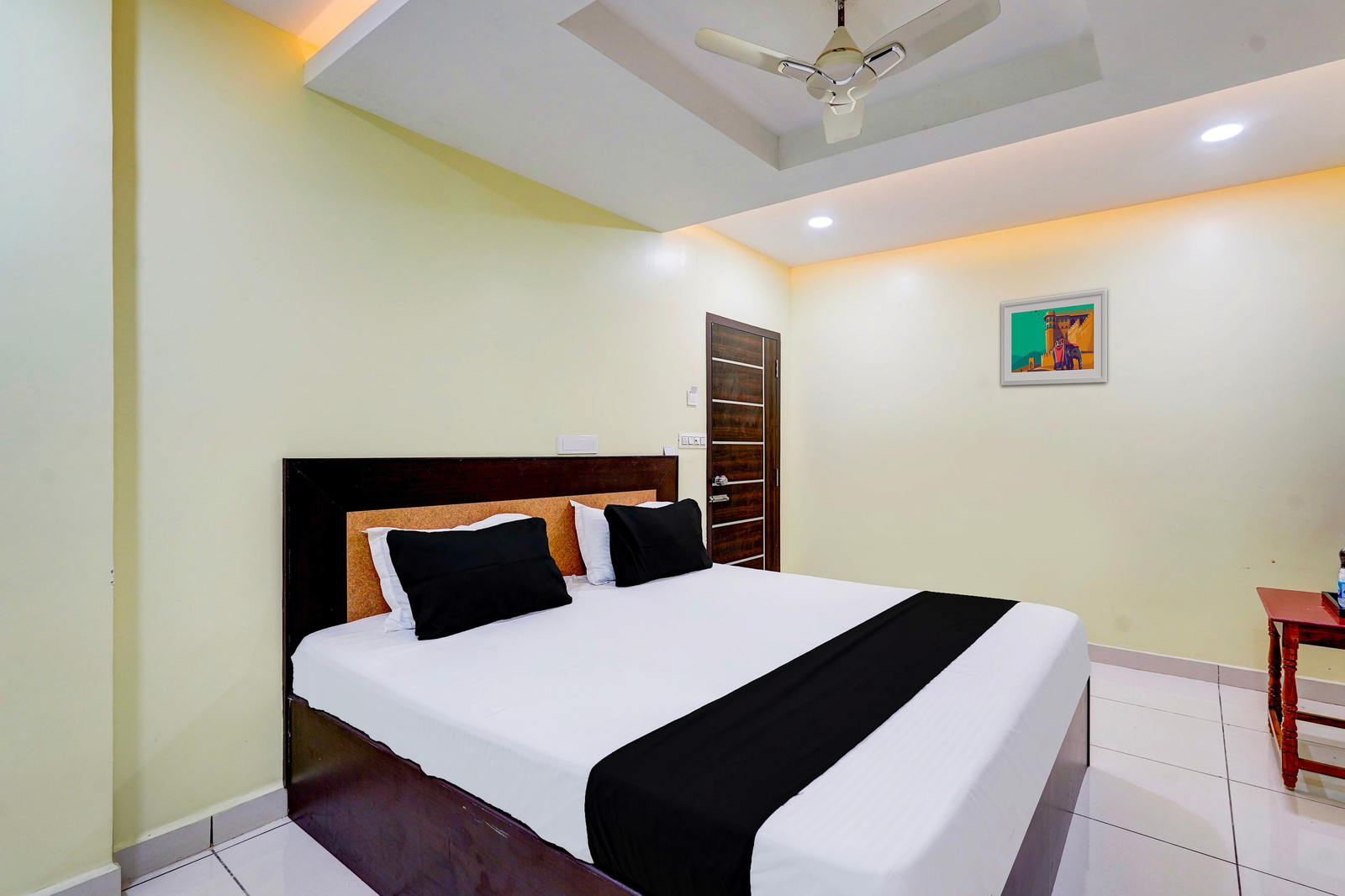 super hotel o perungalathur near bus stand