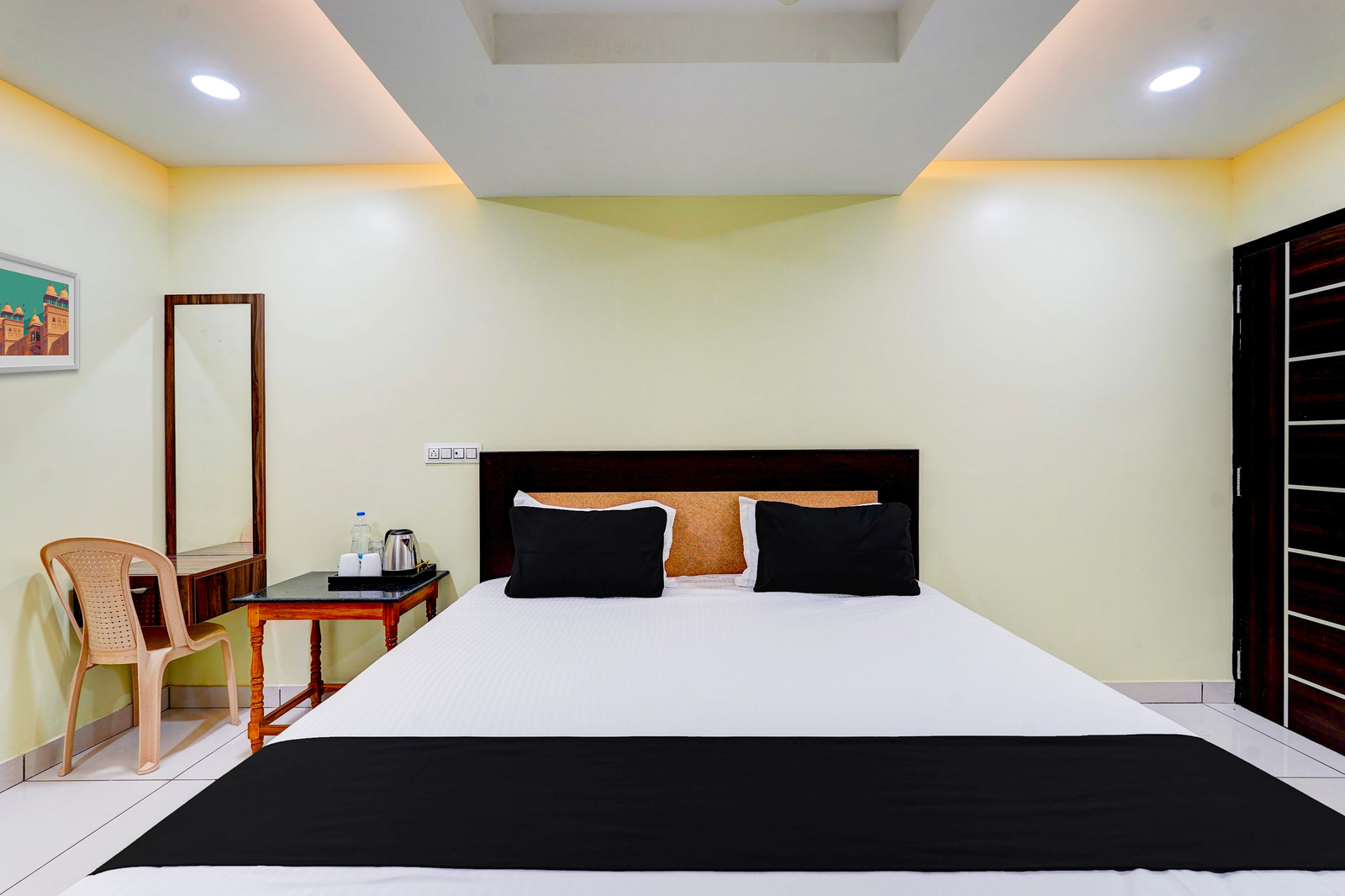 super hotel o perungalathur near bus stand