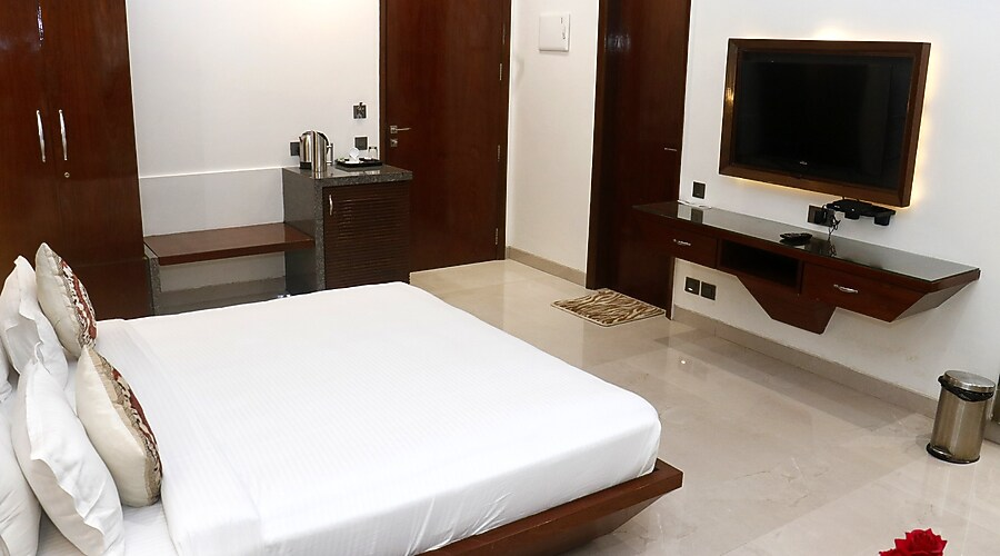 moon and mars resort