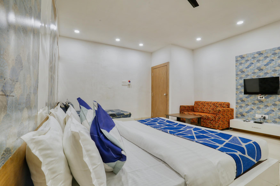 hotel b fine vijay nagar