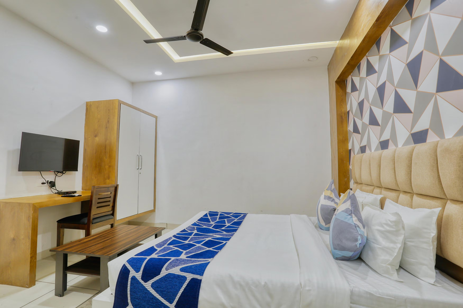 hotel b fine vijay nagar