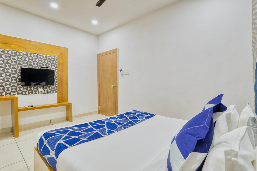 hotel b fine vijay nagar