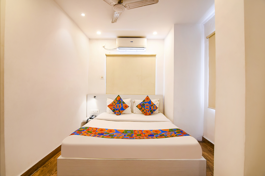 Fabhotel Globe Express,,3 star