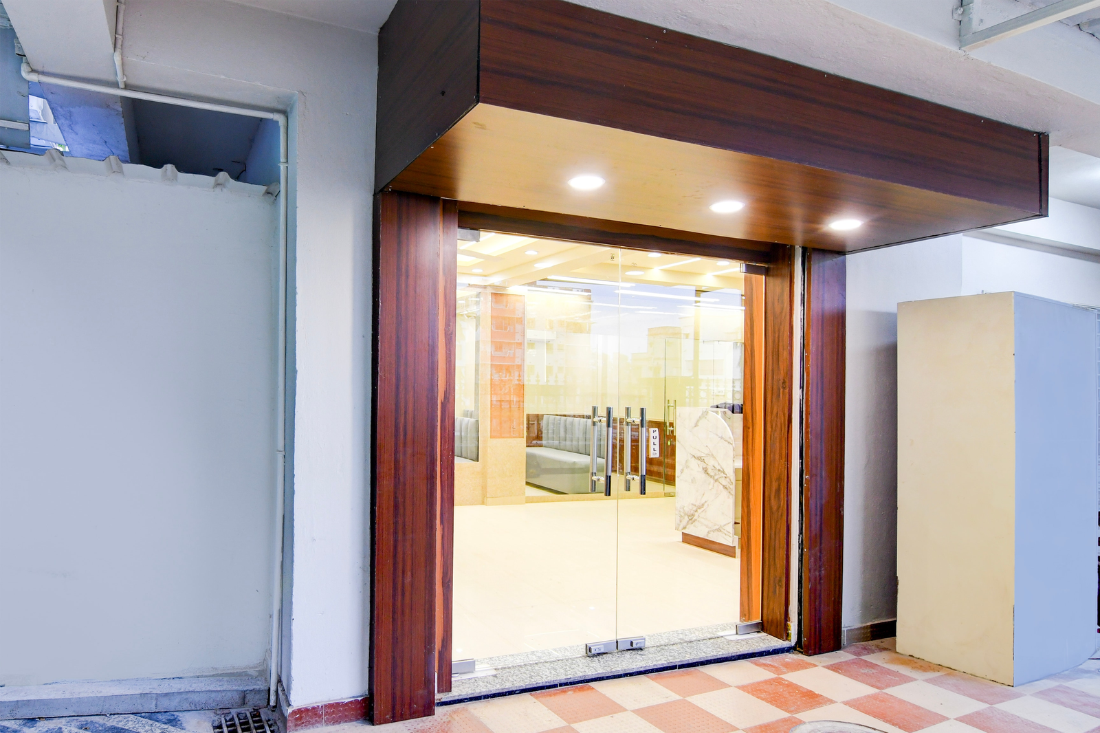 super townhouse kaikhali near airport