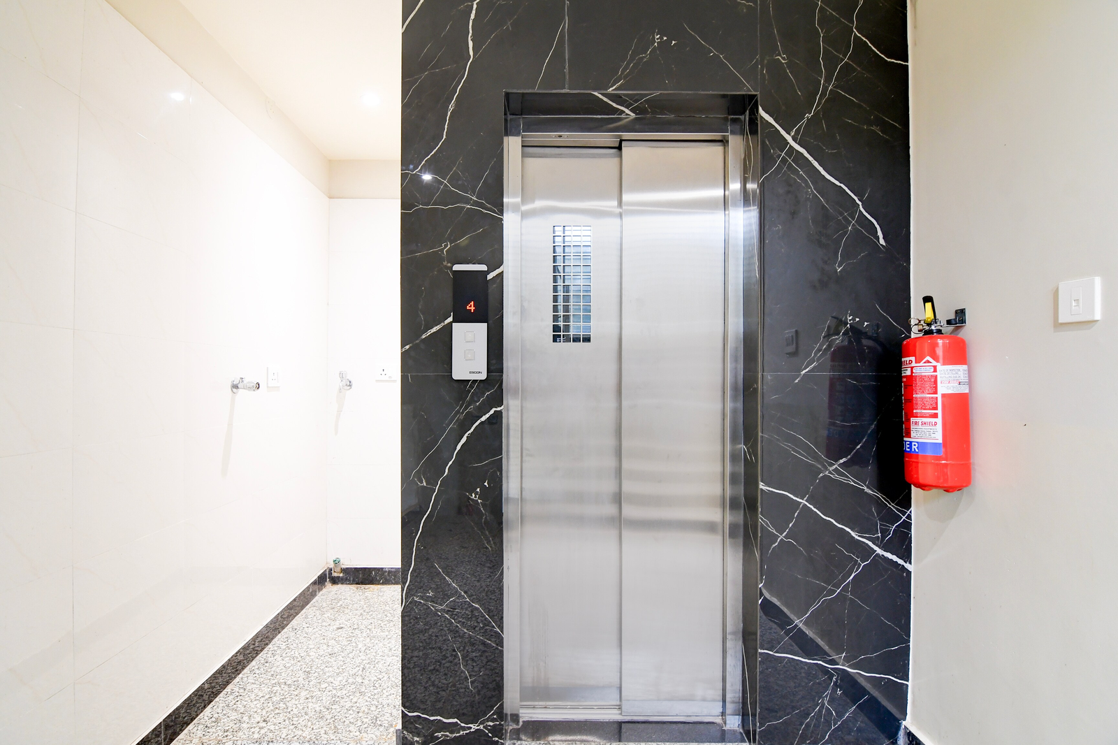 super townhouse kaikhali near airport