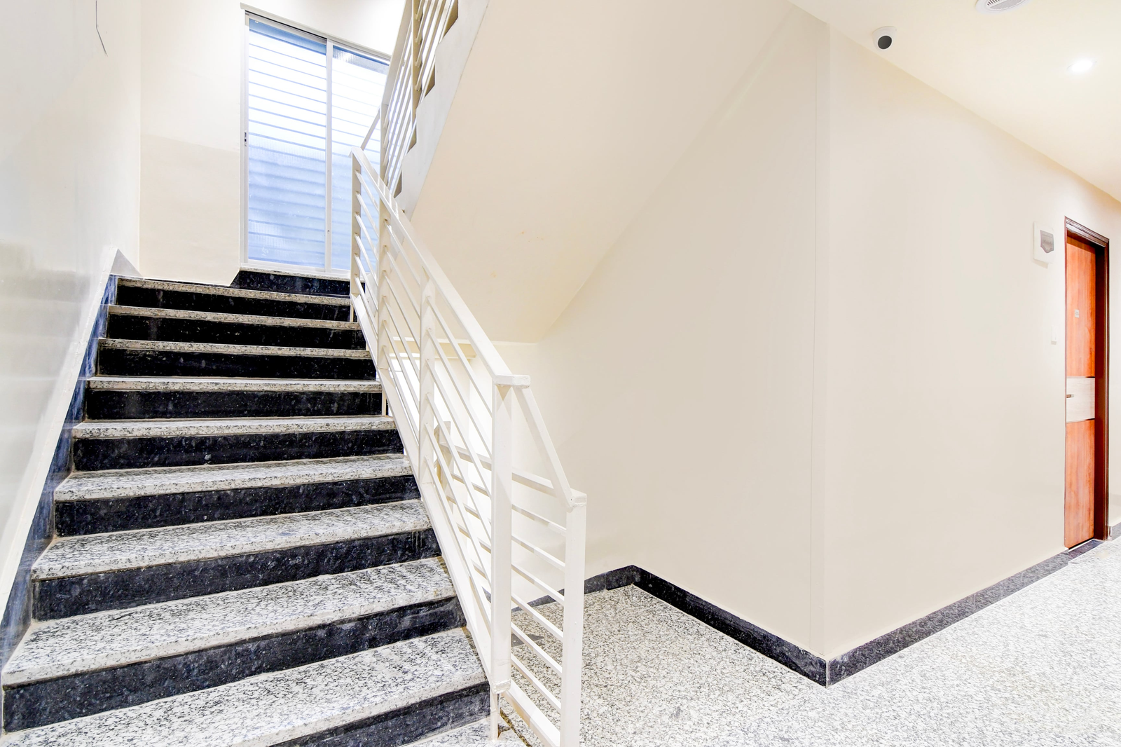 super townhouse kaikhali near airport