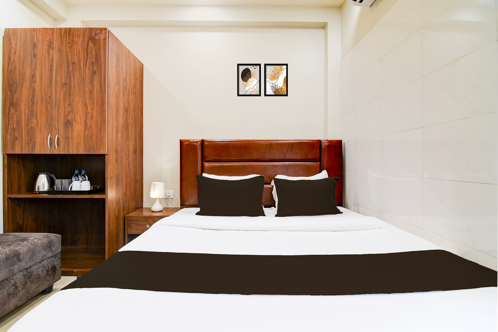 super townhouse kaikhali near airport