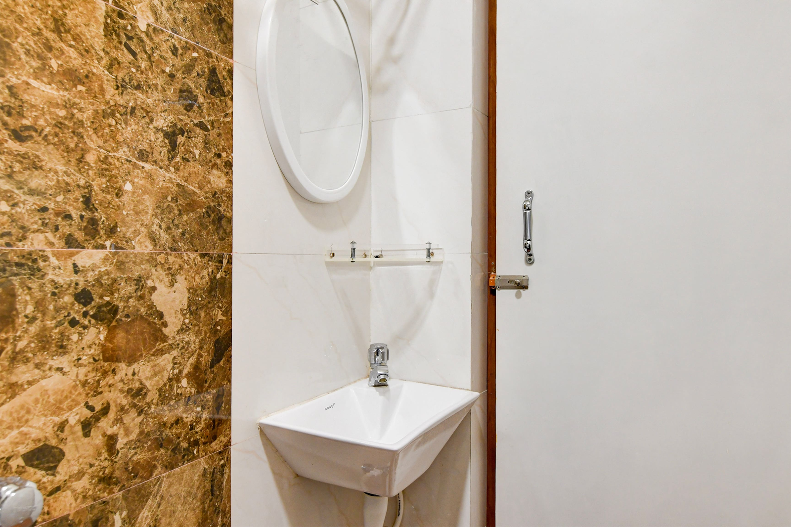 super townhouse kaikhali near airport