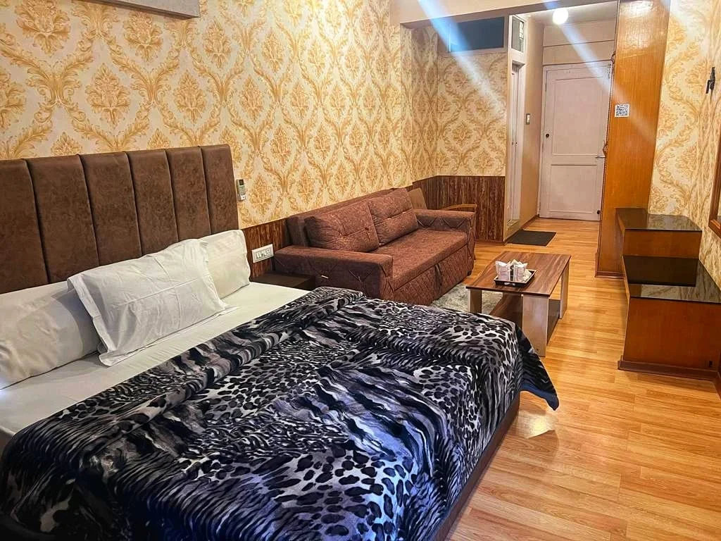 hotel golden palm by rattans 1925