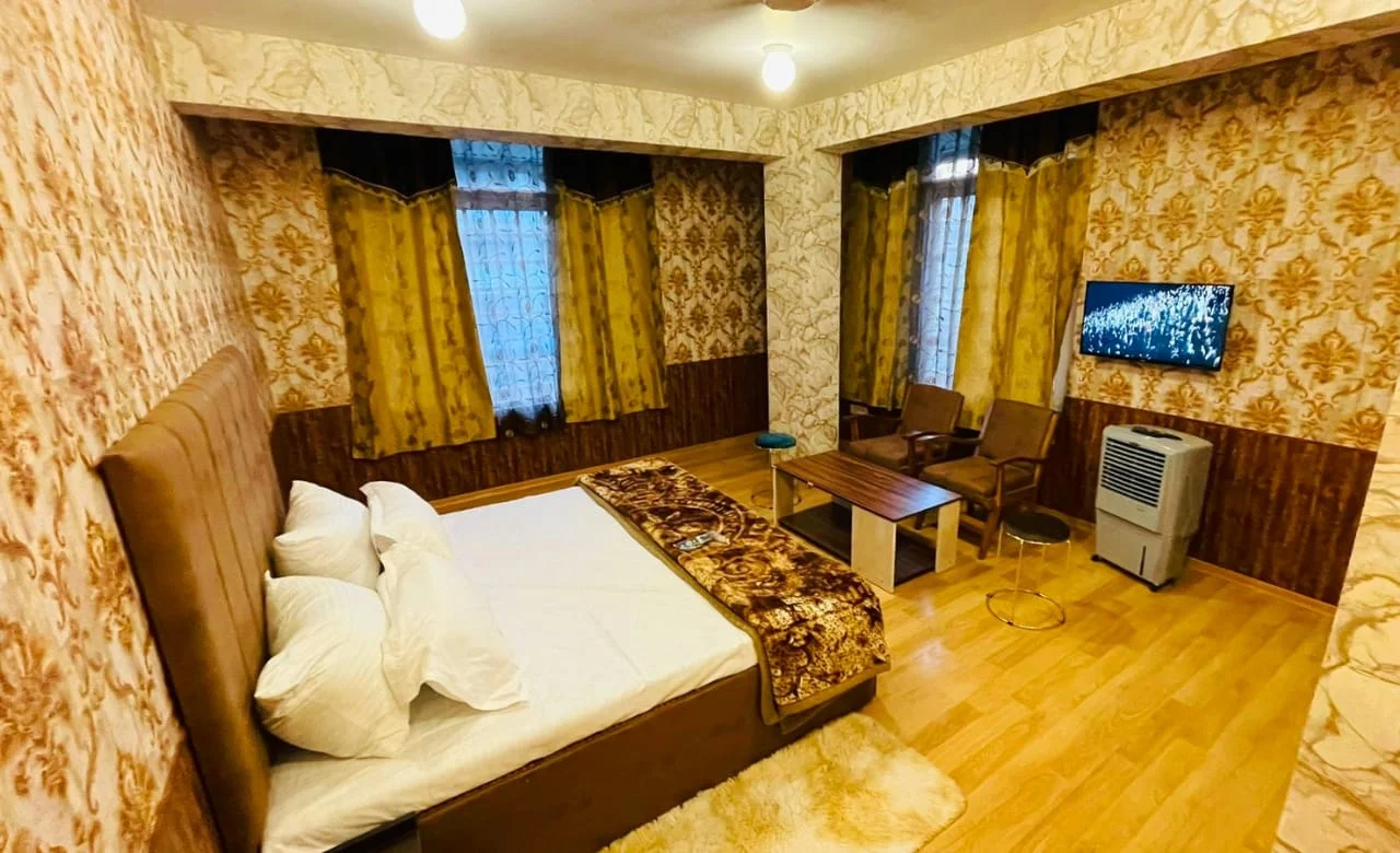 hotel golden palm by rattans 1925