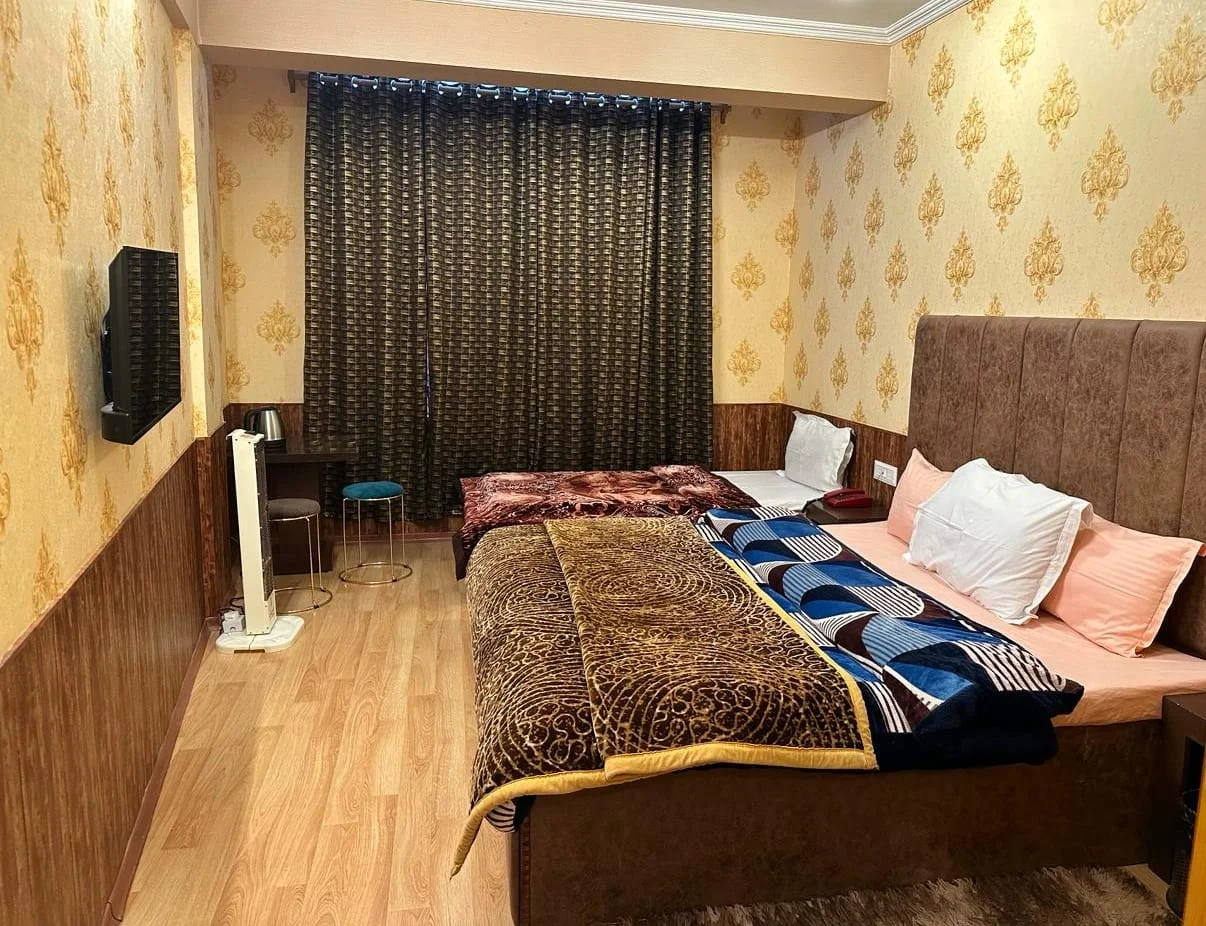 hotel golden palm by rattans 1925