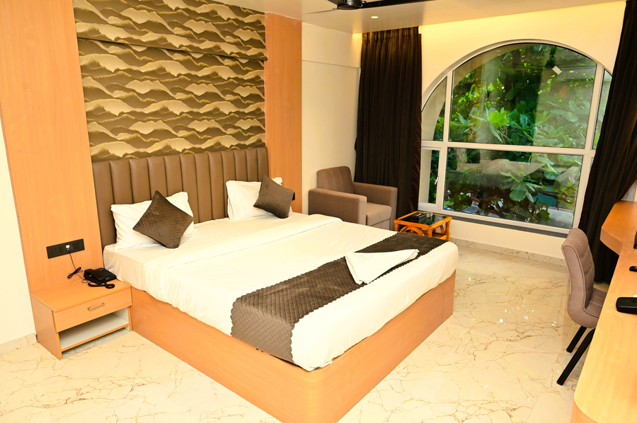 hotel golden arc