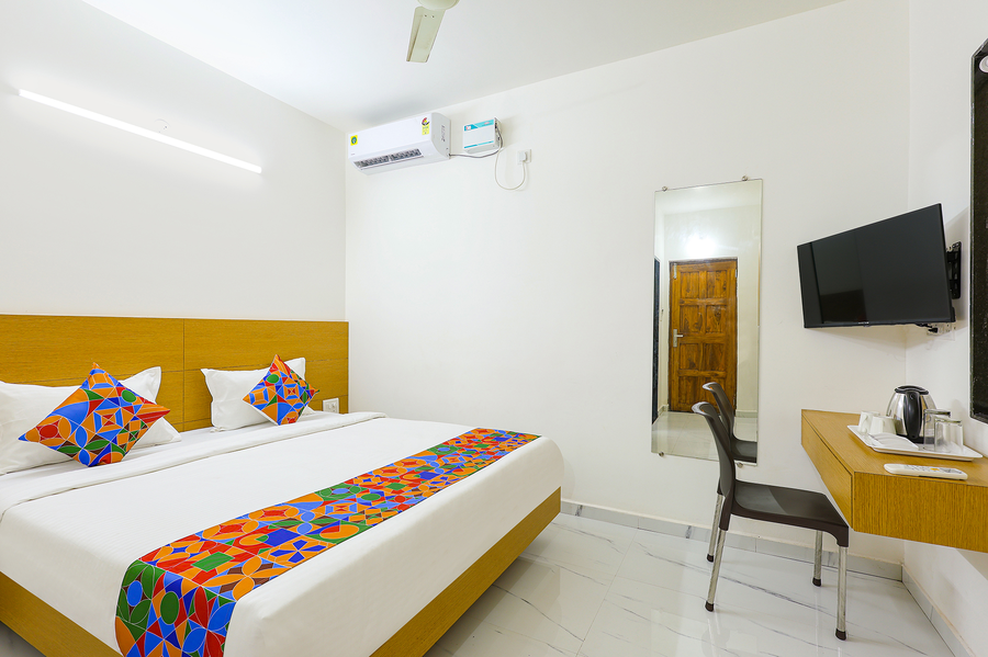 fabexpress pednekar plaza nr baga beach