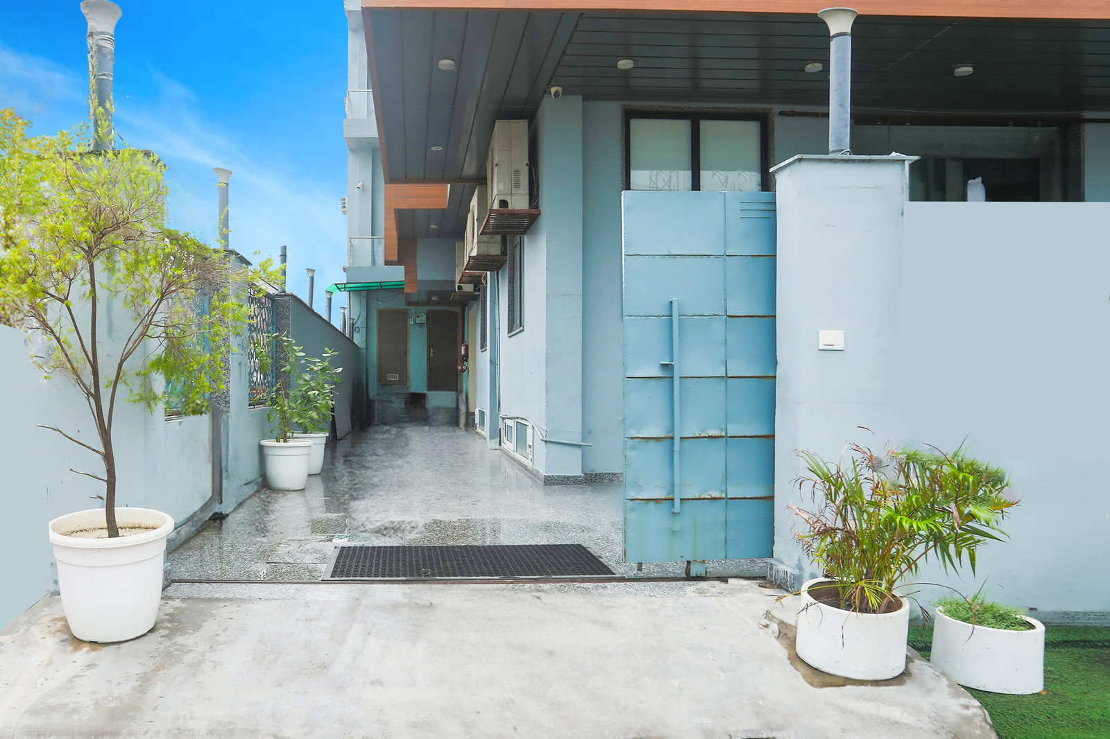 super collection o sector 44 near botanical garden formerly hotel culture