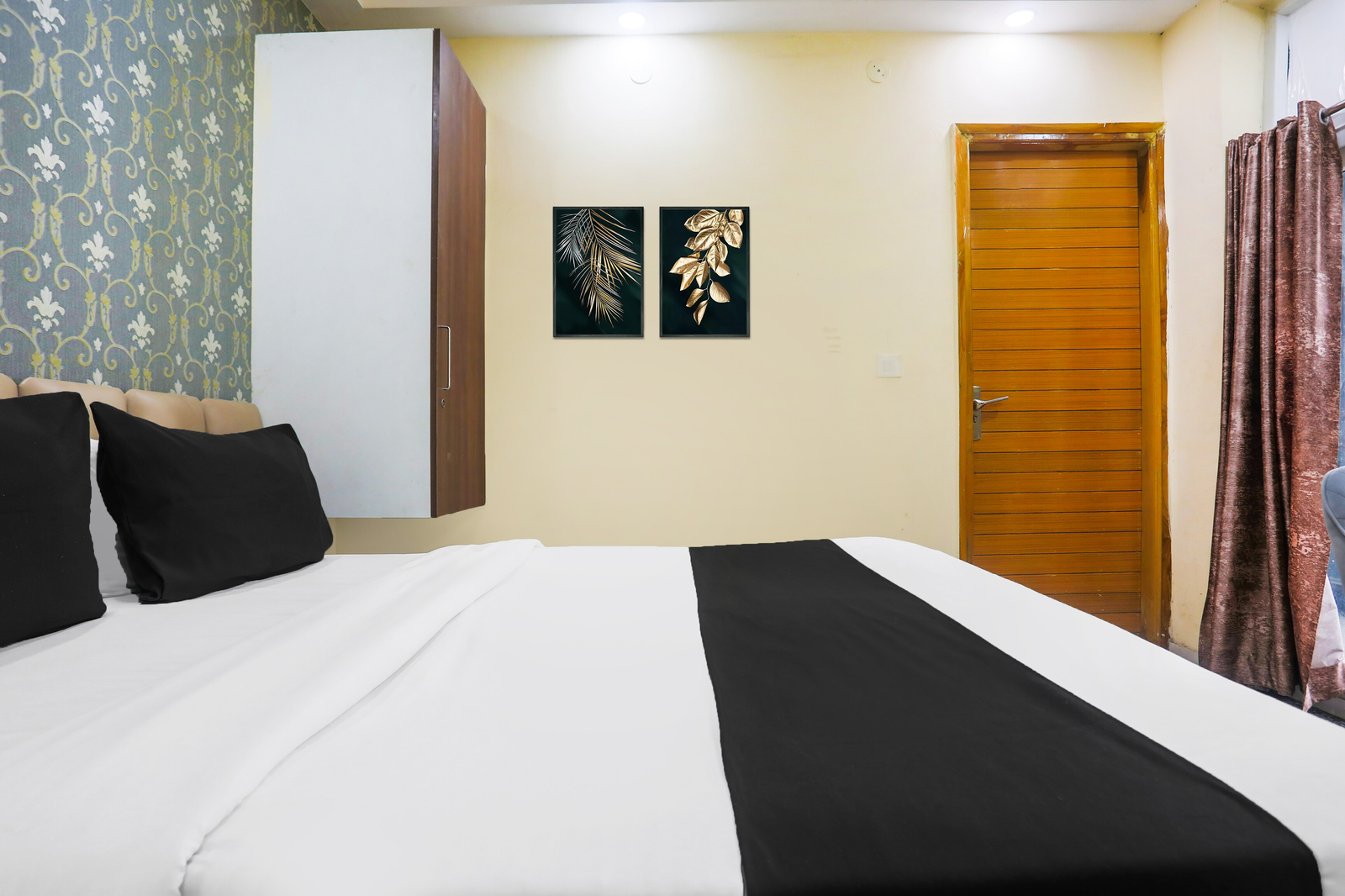 super collection o sector 44 near botanical garden formerly hotel culture