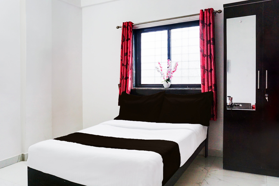 super hotel o manjari road