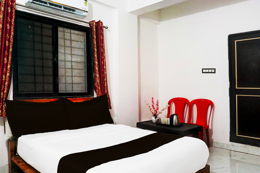 super hotel o manjari road