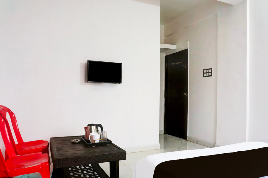 super hotel o manjari road