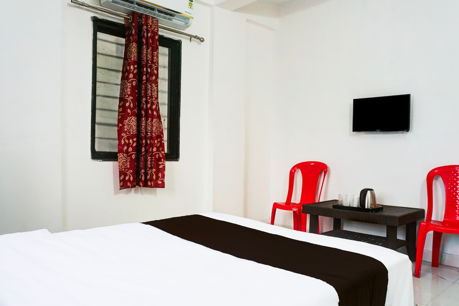 super hotel o manjari road