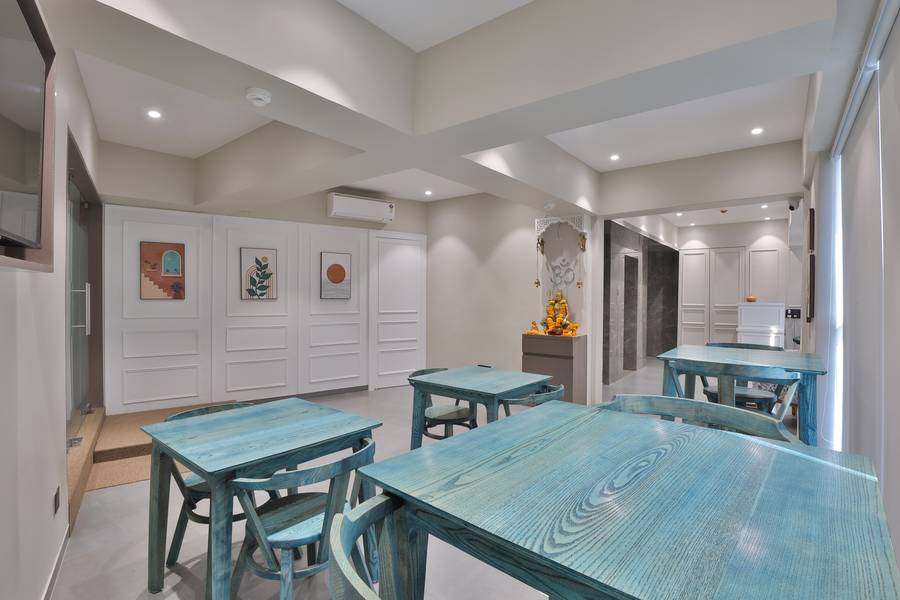 Hotel The Grand Suites,Near Nehru Bridge,3 star