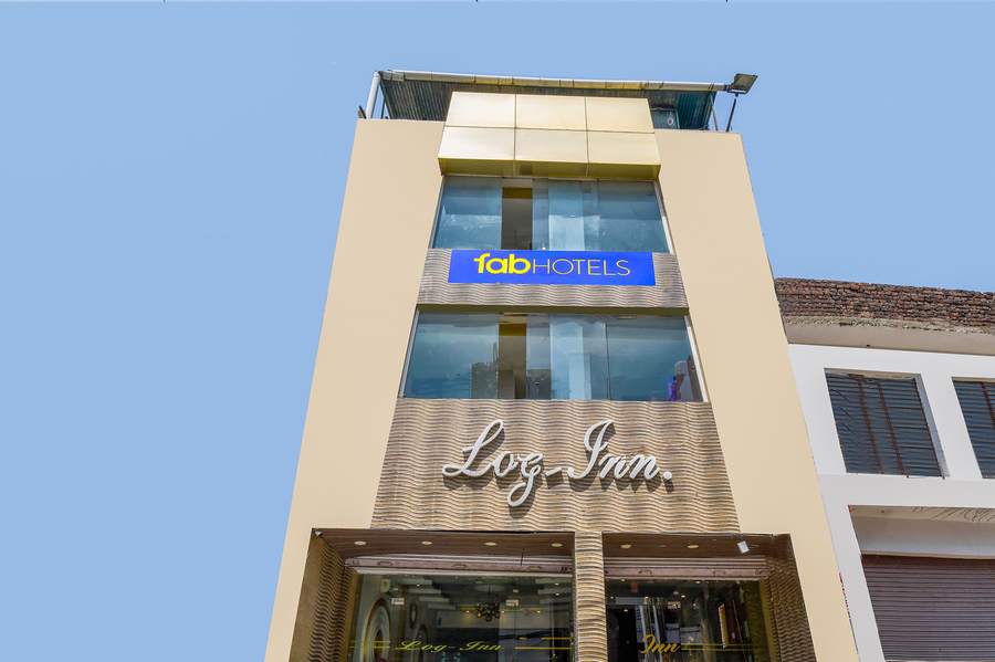 Fabexpress Log Inn,Gandhi Nagar,3 star