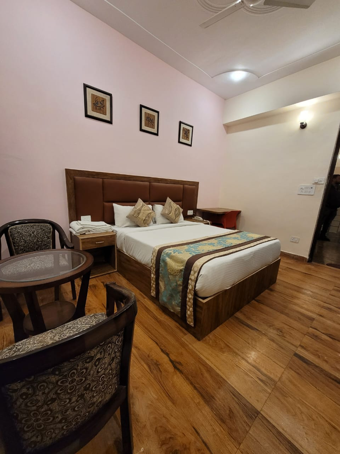 hotel stiltstay greater noida
