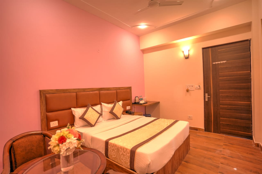 hotel stiltstay greater noida