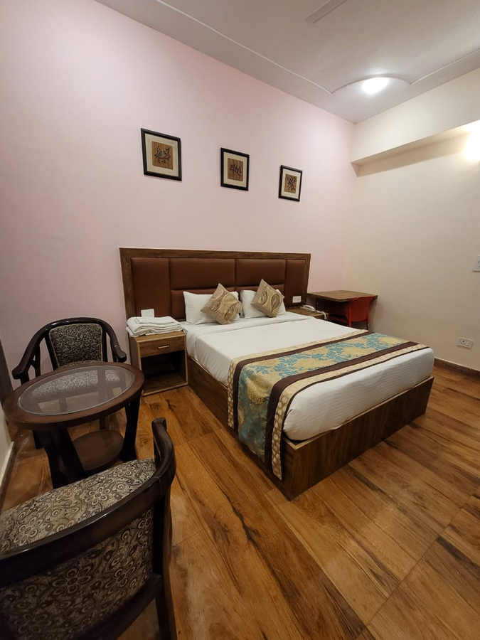 hotel stiltstay greater noida