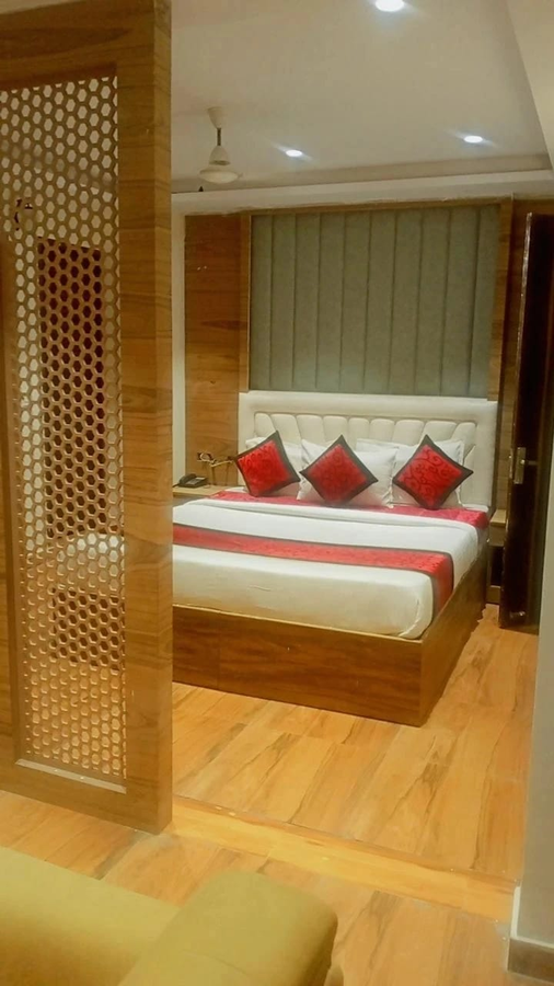 hotel stiltstay greater noida