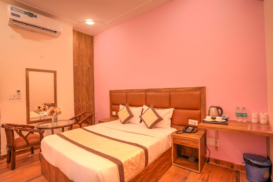 hotel stiltstay greater noida
