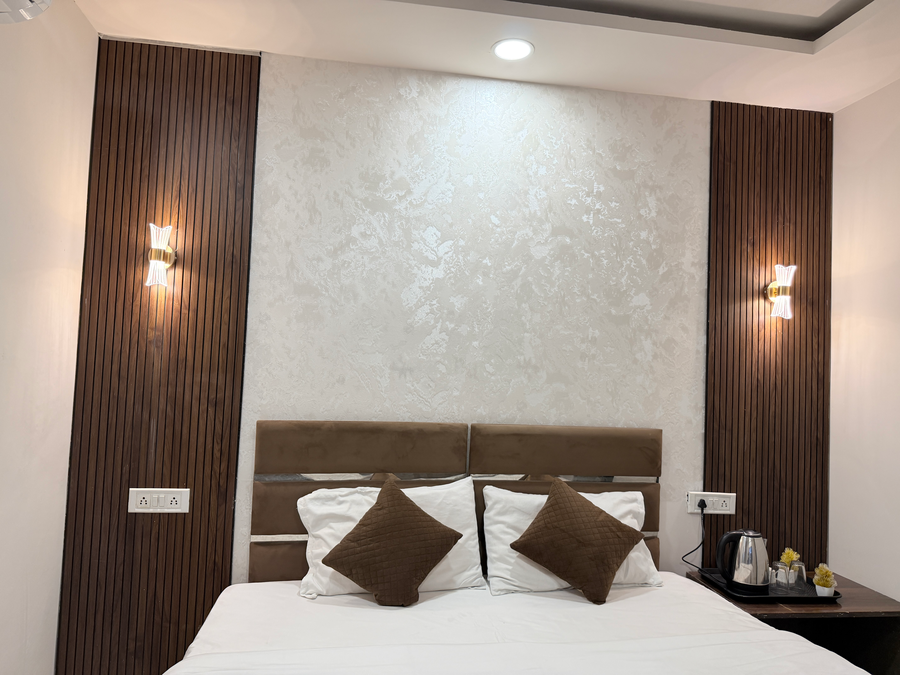 kiwi inn hotel vijay nagar scheme no 78