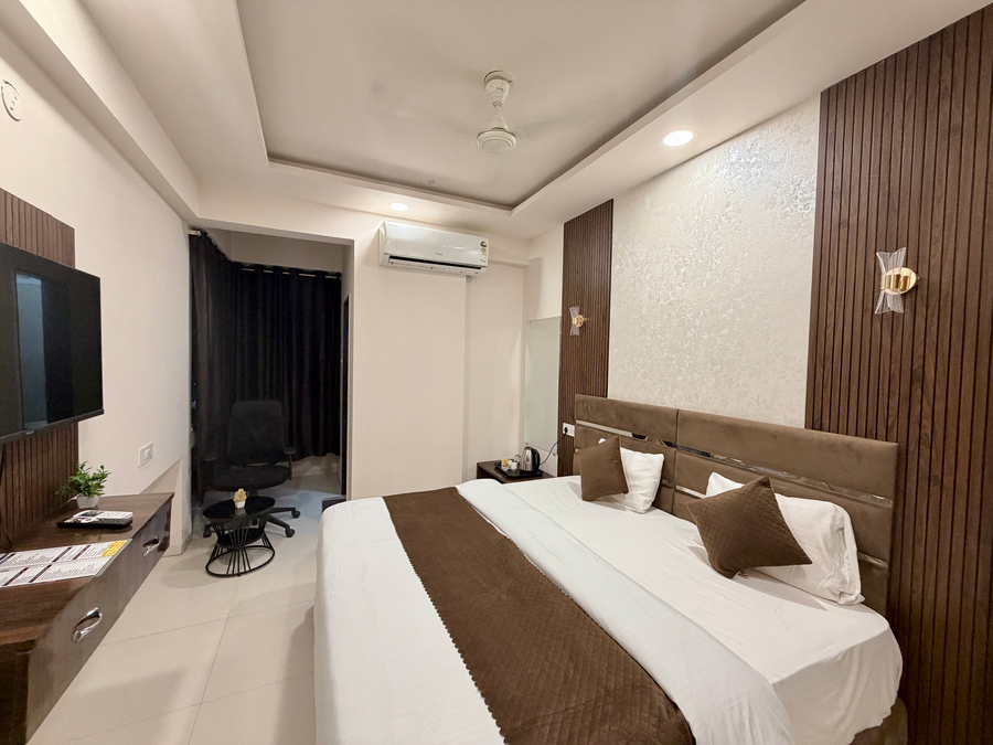 kiwi inn hotel vijay nagar scheme no 78