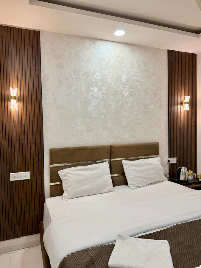 kiwi inn hotel vijay nagar scheme no 78