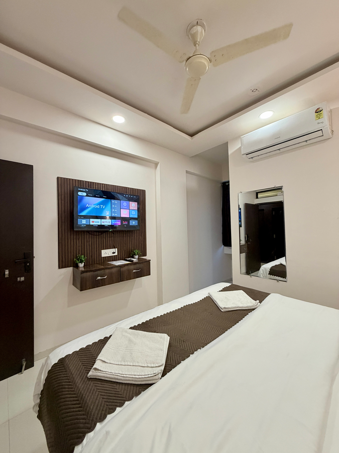 kiwi inn hotel vijay nagar scheme no 78