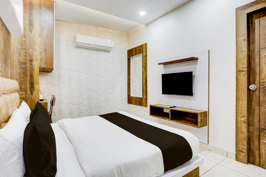 super townhouse model town rohtak formerly hotel tathastu