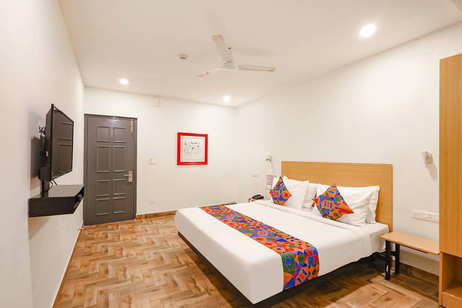 fabhotel perfect stays near chrompet railway station