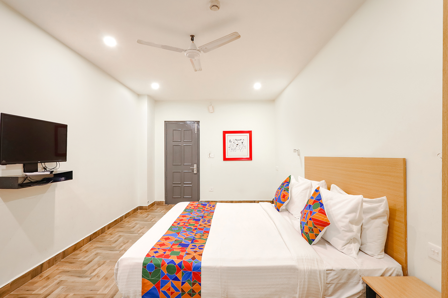 fabhotel perfect stays near chrompet railway station