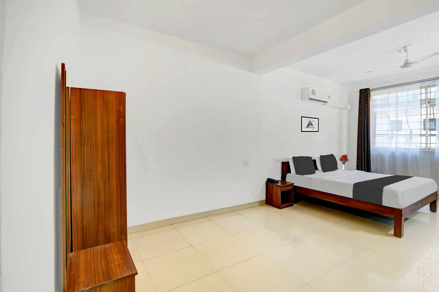 hotel o madikeri city center near ksrtc bus stand